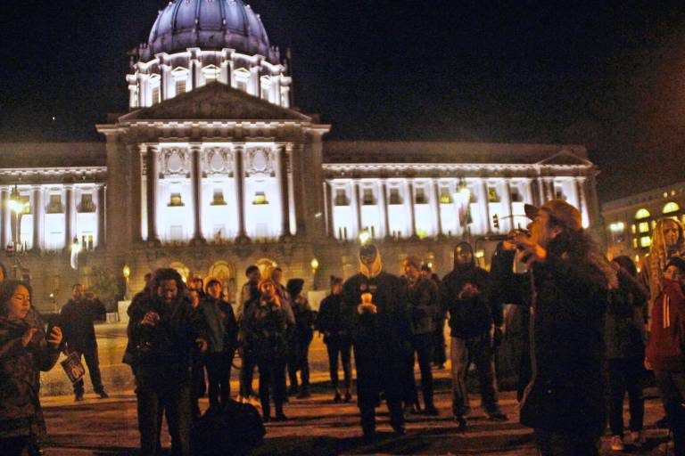 #120hours Day 1: Activist camp in front of City Hall