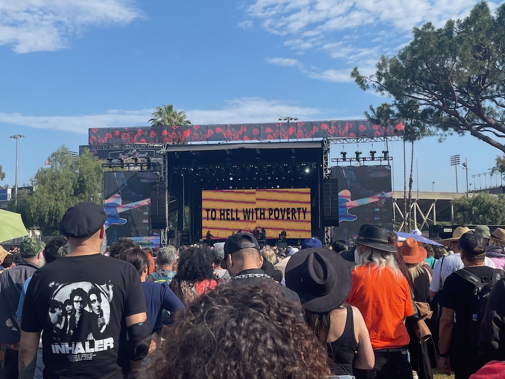 Fans return to Cruel World Festival day after shows cancelled by lightning  storm - CBS Los Angeles