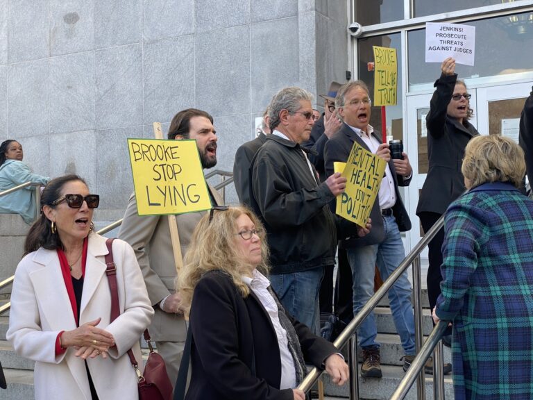 Lawyers say DA is using terrible crime for political gain …