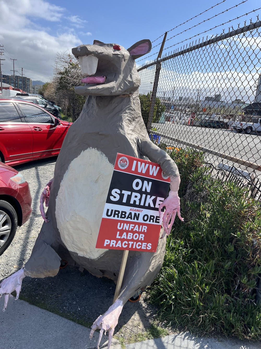 Urban Ore workers win contract after three-year battle - 48 hills