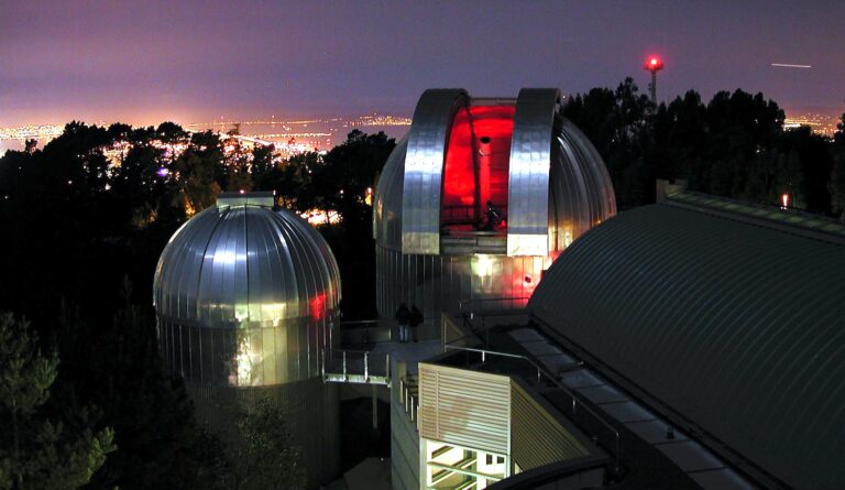Heads up, star eyes: Chabot Center’s observation deck reopens for astronomy fans