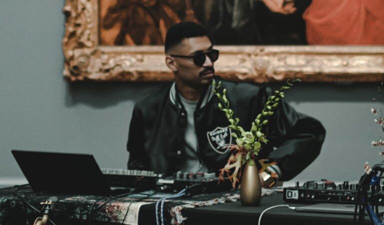 Raven’s R&B science fiction evokes a San Francisco that still could be