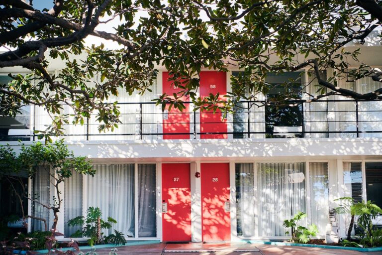 Under the Stars: Bidding adieu to the Phoenix Hotel (to the rhythm of drum and bass)