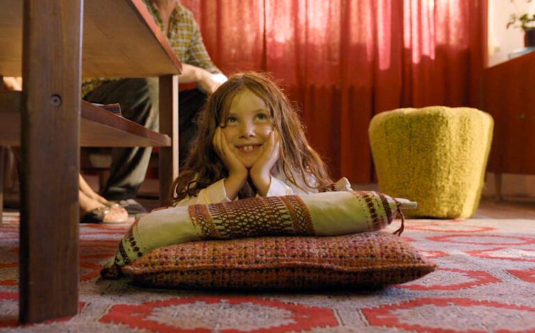 Screen Grabs: The Apple doesn’t fall far from the screen