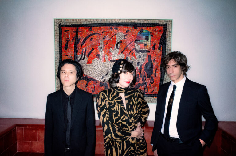 Unplugging with Yeah Yeah Yeahs