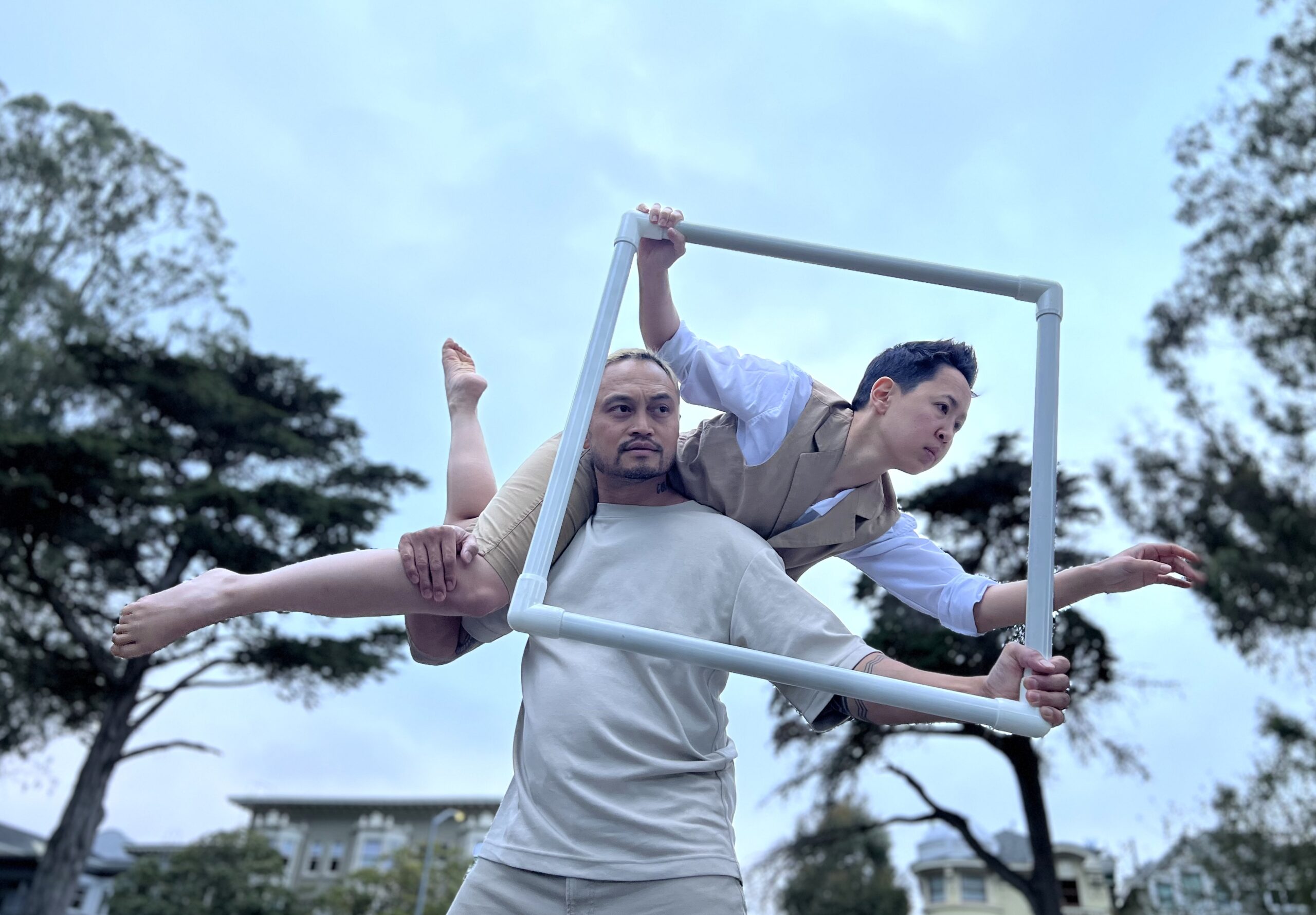 Thinking outside (and above and around) the gender box at Fringe Fest - 48 hills
