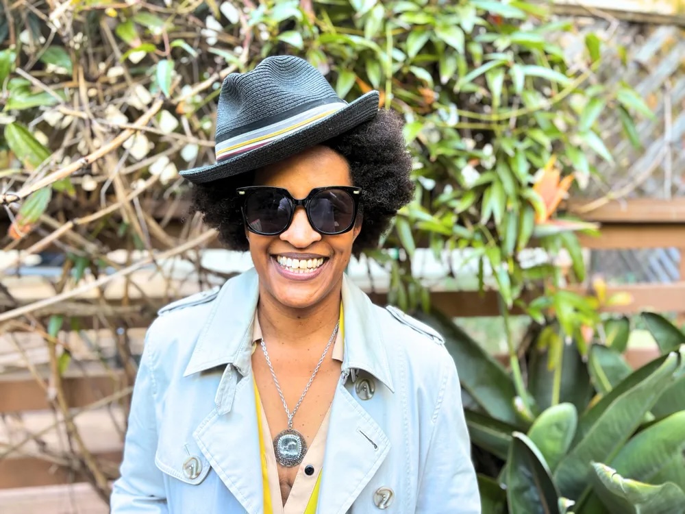 Under the Stars: Amelia Ray puts us under the right 'Soulveillance' - 48 hills