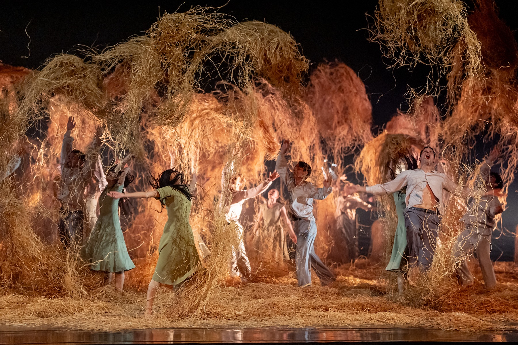Joffrey Ballet plunged into bizarre and wondrous 'Midsummer's Night Dream' - 48 hills