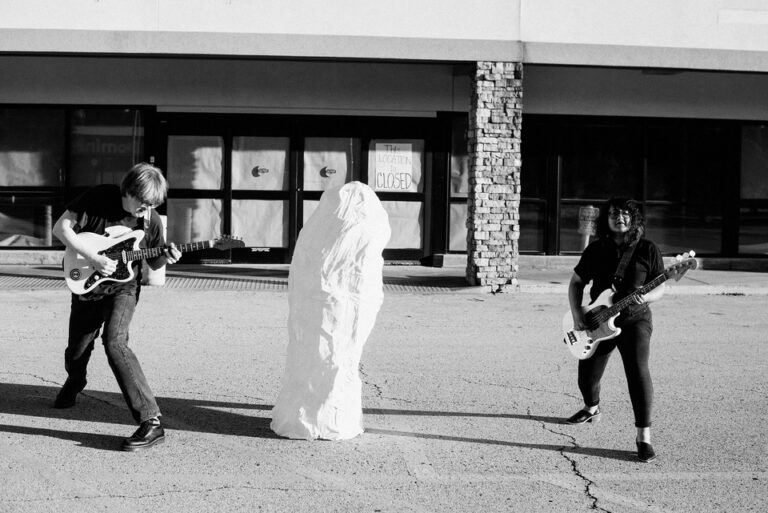 Under the Stars: Sweeping Promises deliver more art-punk brilliance